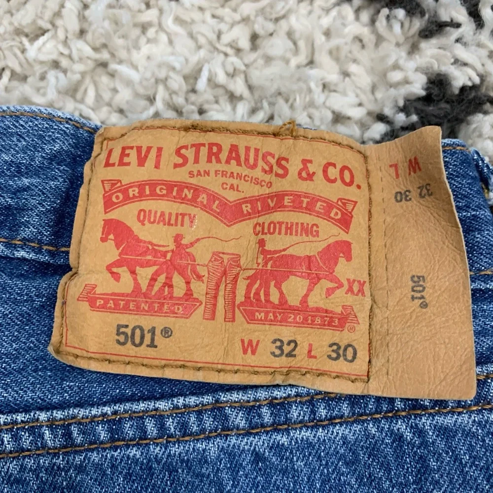 Original Levis 501 Button Fly Denim Jeans - Picture 2 of 9